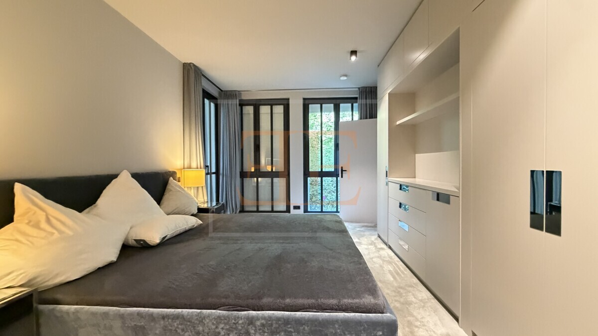 Weiteres Schlafzimmer mit maßgefertigten Einbauten