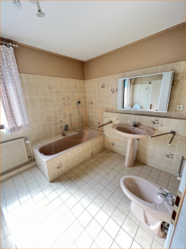 Vollbadezimmer
