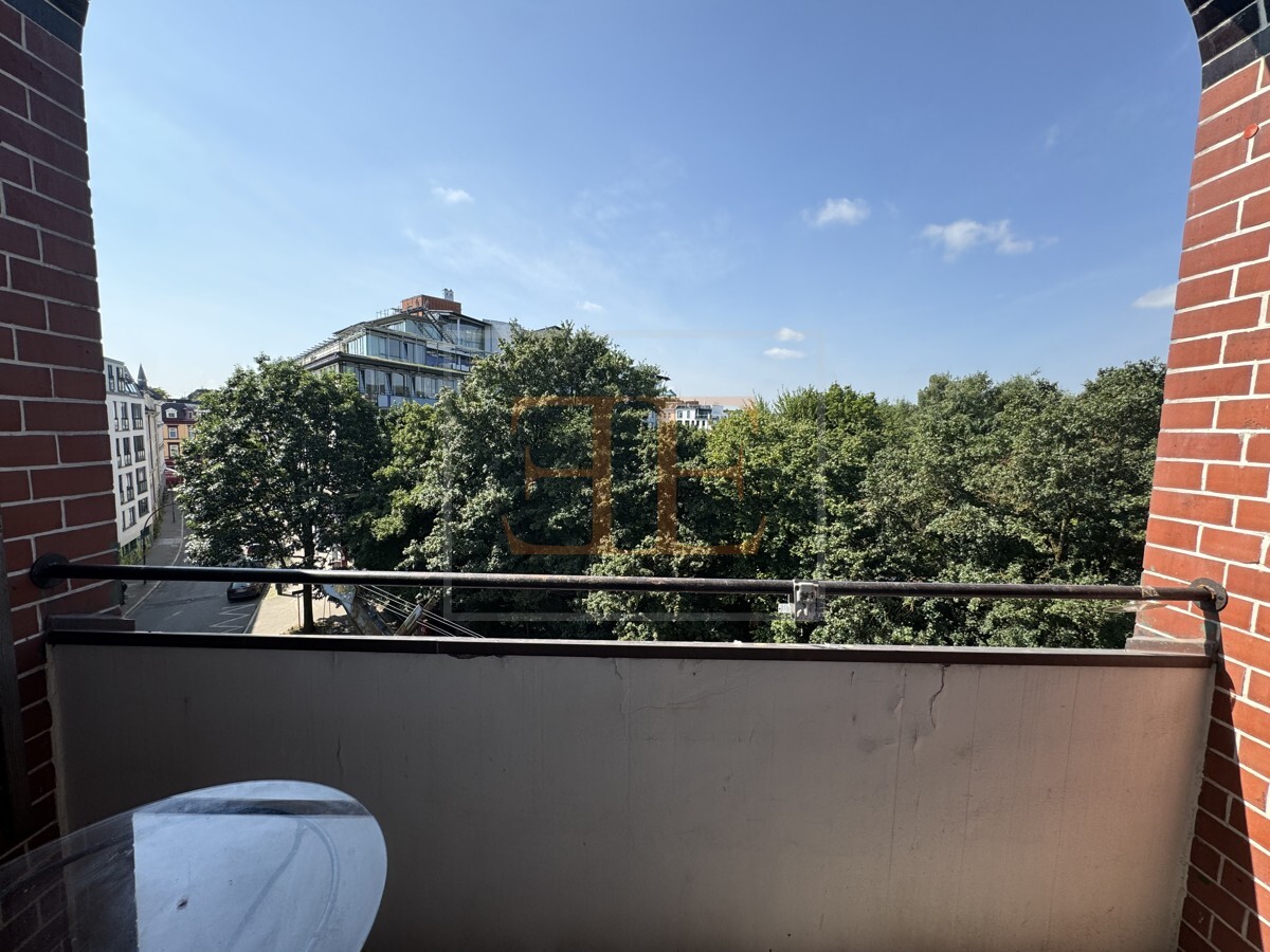 Blick von Loggia ins Grüne
