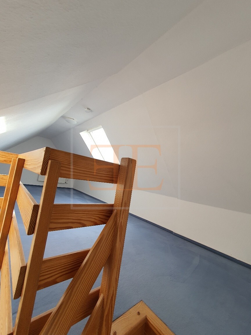 Beispielbild Dachbodenzimmer vor der Vermietung