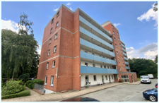 0741 Hausansicht Parkplatz