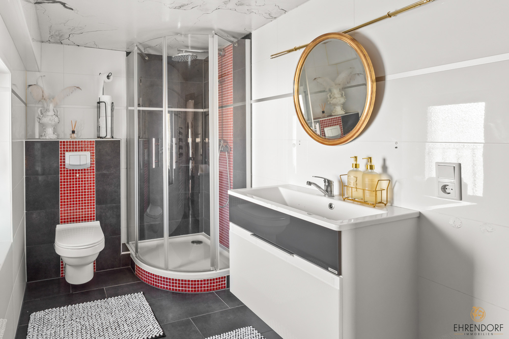 modernisiertes Badezimmer