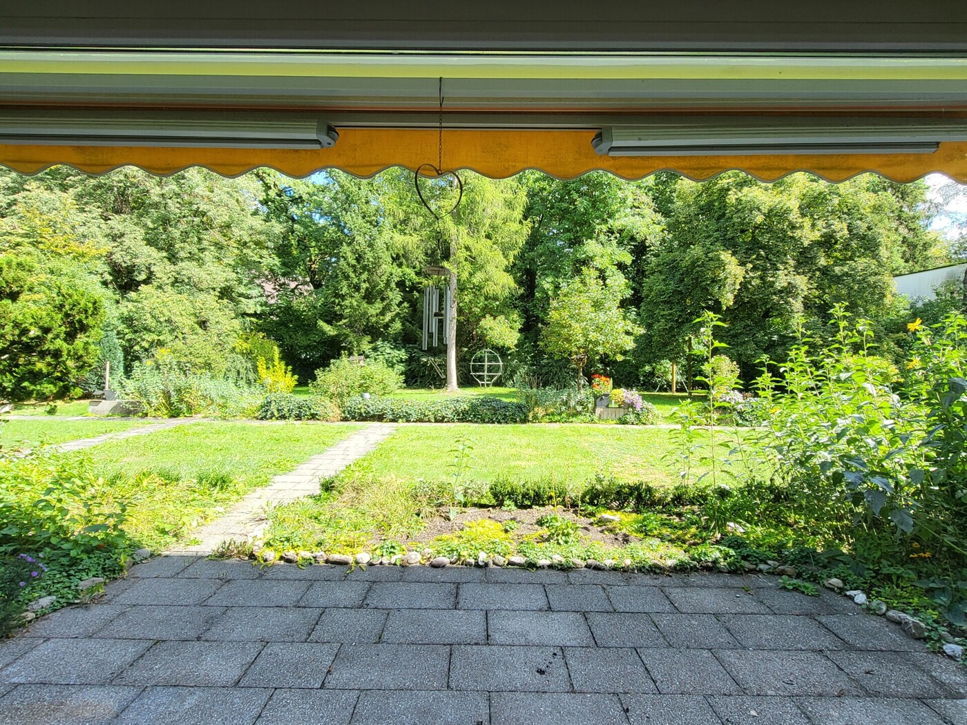 Terrasse und Garten