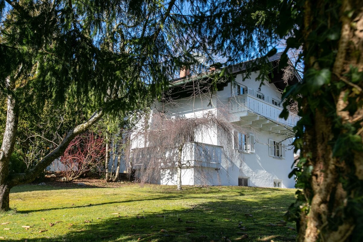 Garten mit Blick auf das Haus
