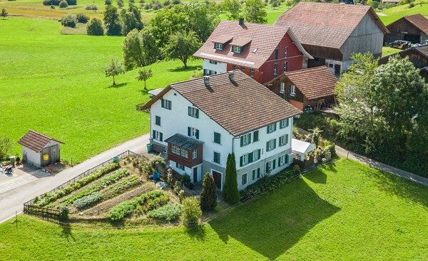 Titelbild_Haus_Adletshusen_6_8