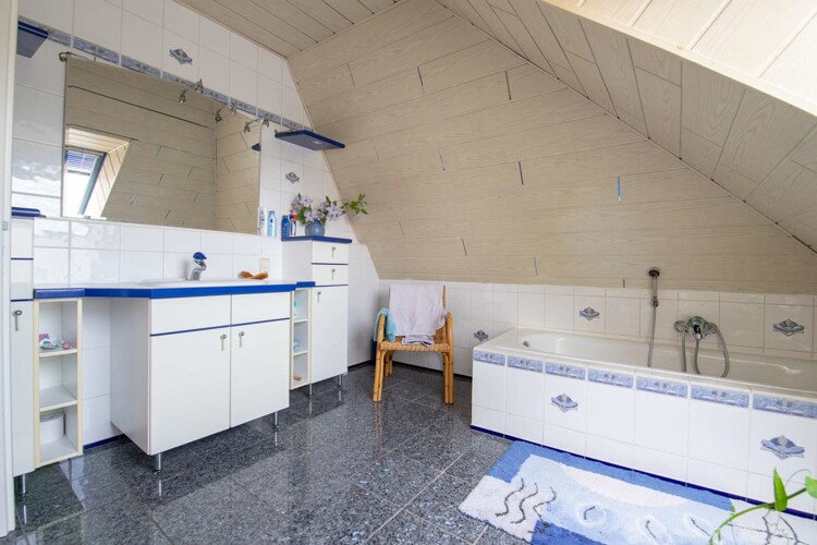 Badezimmer DG 2