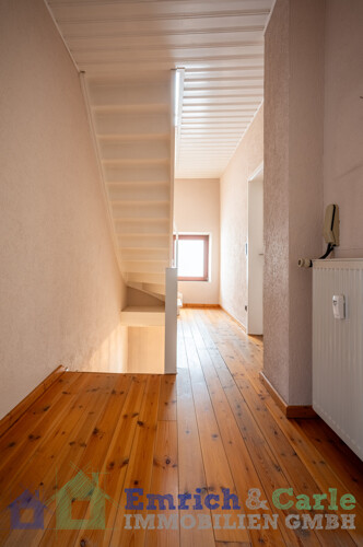 (12) Treppenhaus 1.OG