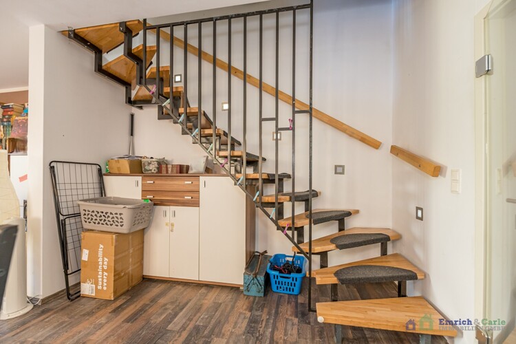 Wohnzimmer / Treppenaufgang