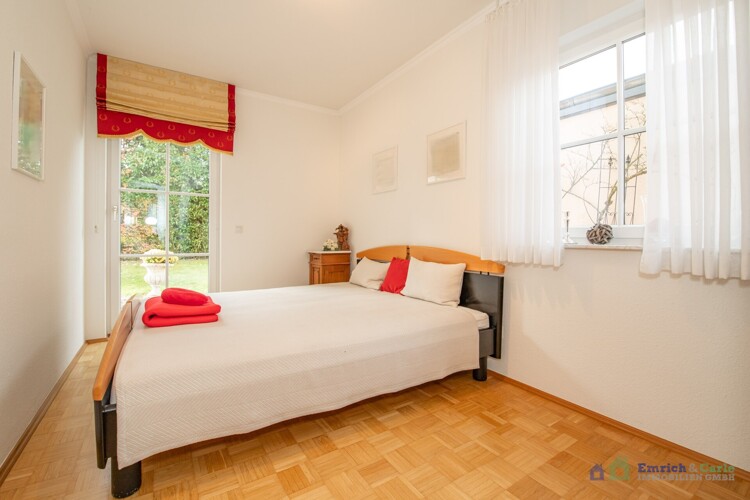 EG: Gästezimmer / Arbeitsbereich