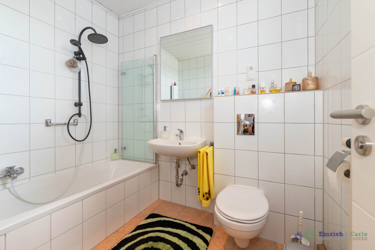 Hauptgebäude OG Bad