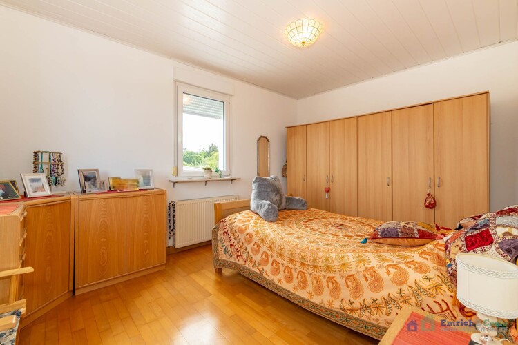 Hauptgebäude OG Schlafzimmer