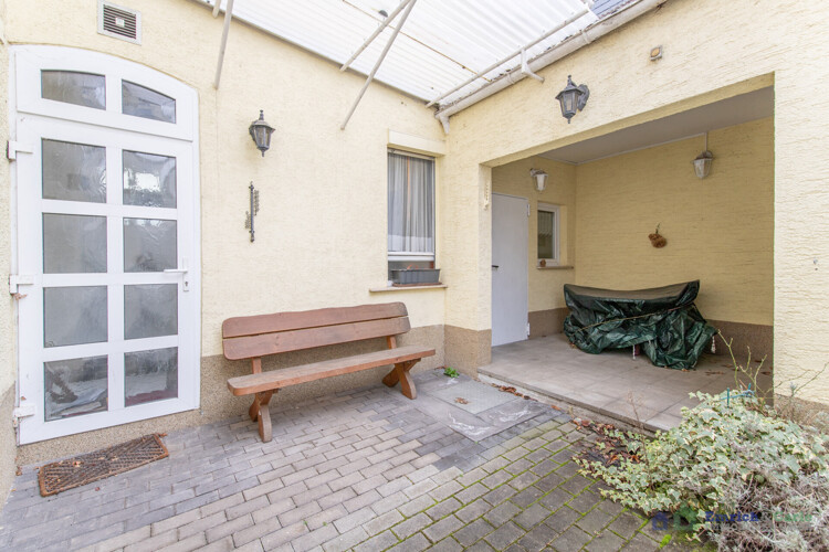 Innenhof / Zugang / Garage