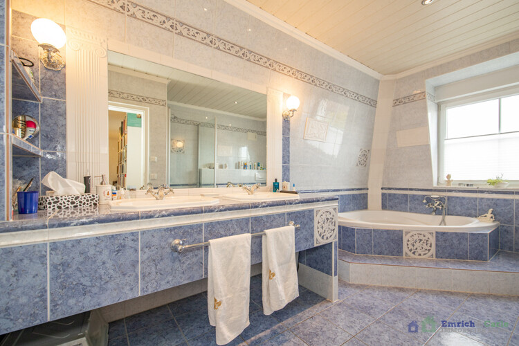 OG: Badezimmer