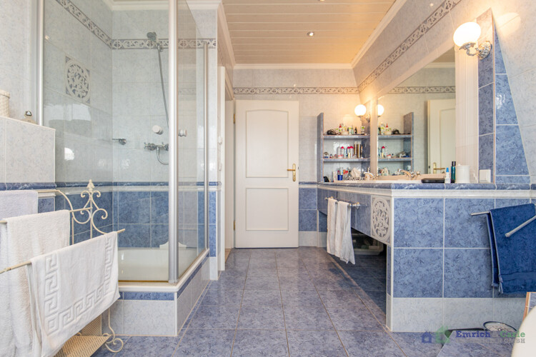 OG: Badezimmer