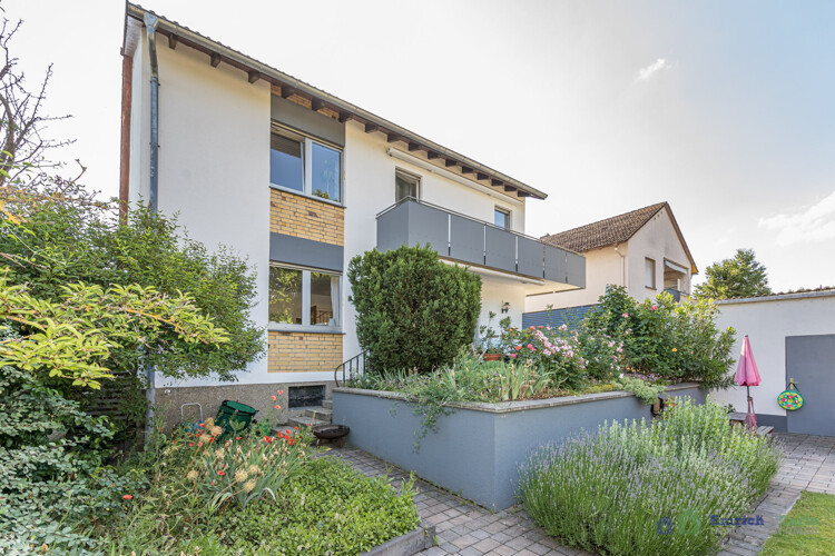 Haus Gartenansicht