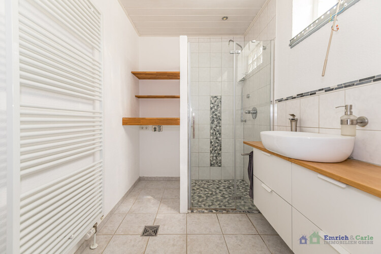 Badezimmer EG