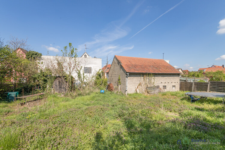 Garten mit SCheune