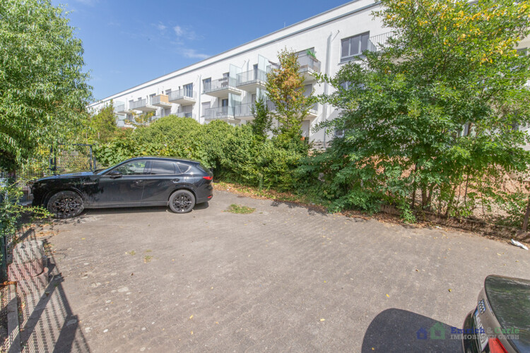 Stellplatz hinterm Haus