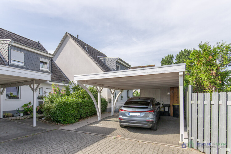 Carport mit Wallbox