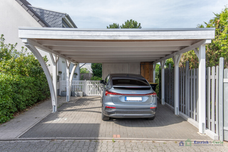 Carport mit Wallbox