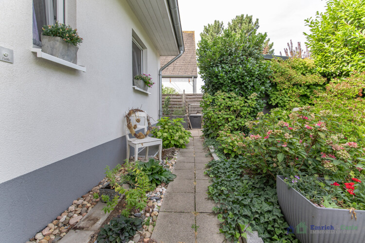 Weg in den Garten