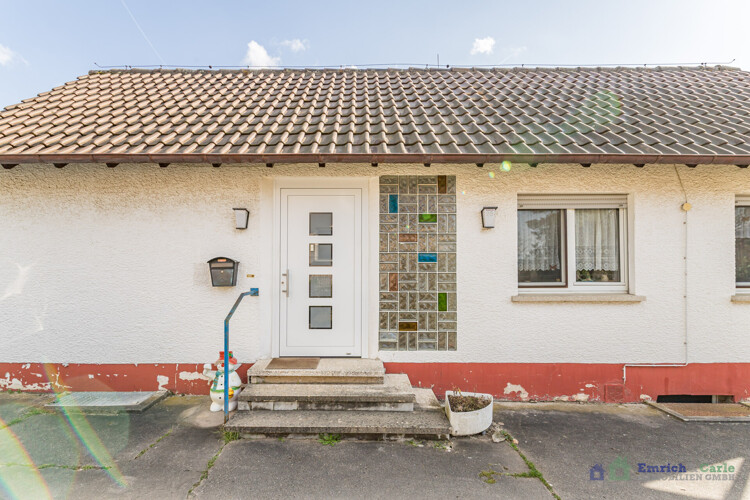 Hausansicht/Garten