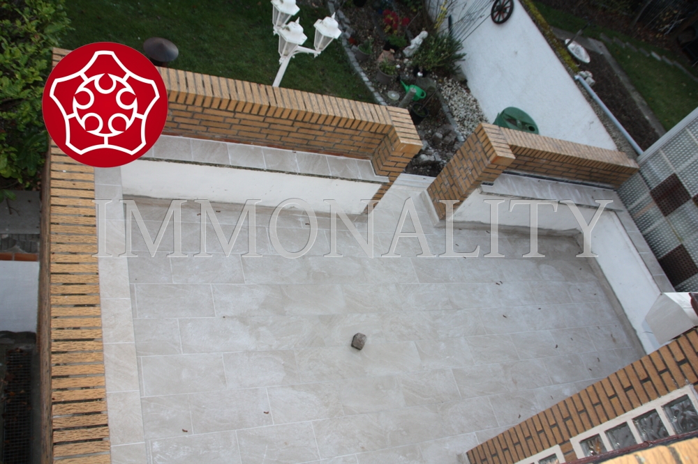 neue Terrasse EG