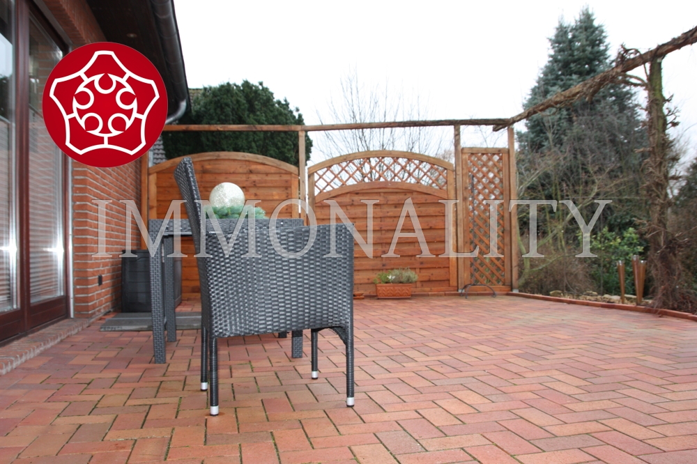 neu gepflasterte Terrasse