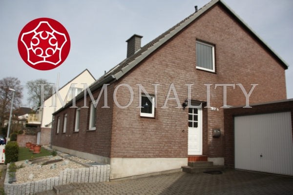Giebel mit Garage