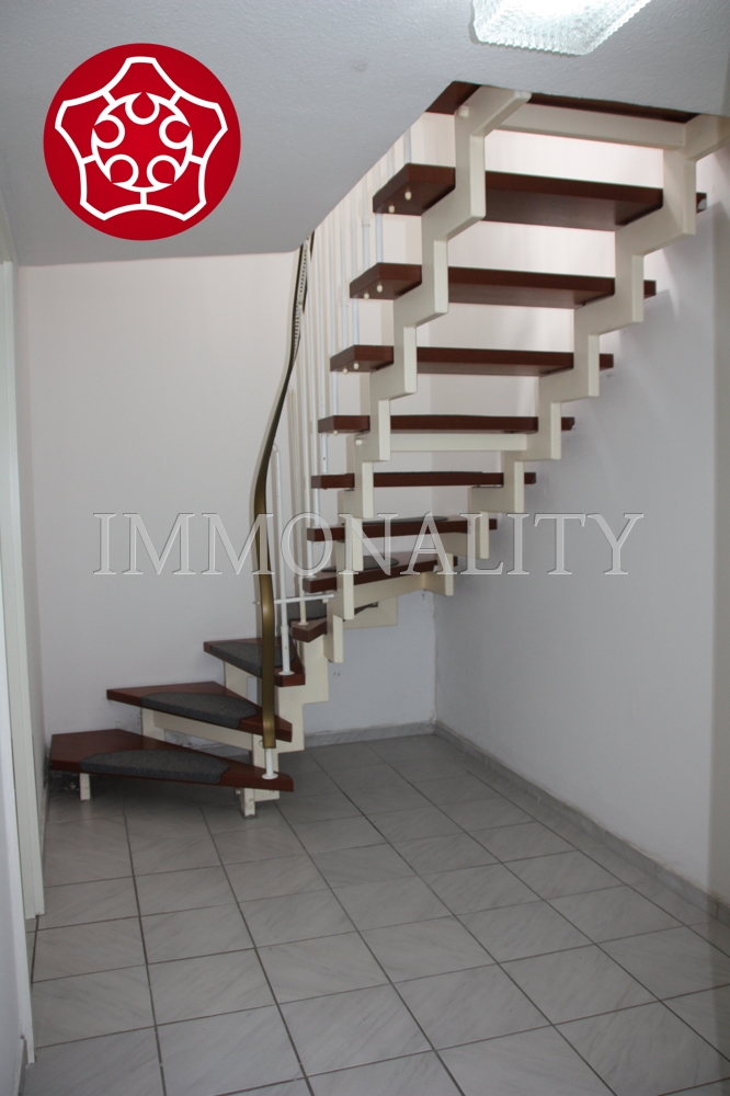 Treppe ins Untergeschoss