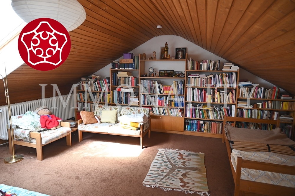 großes Zimmer DG