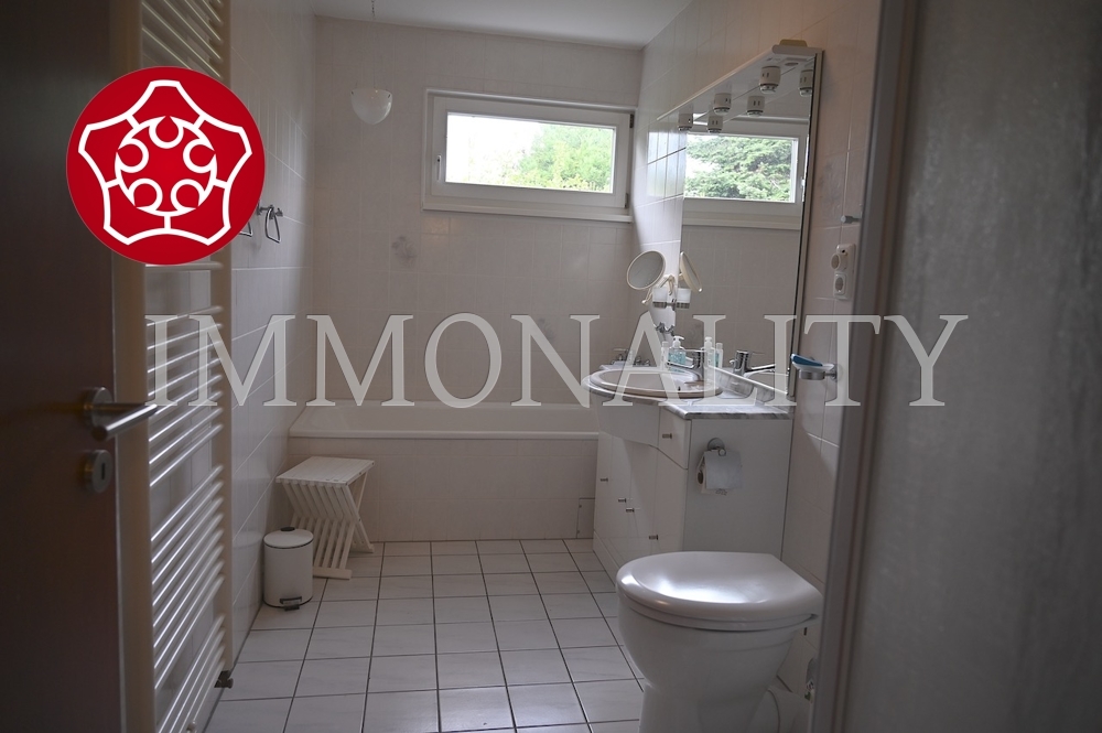 EG Bad Wanne + Dusche