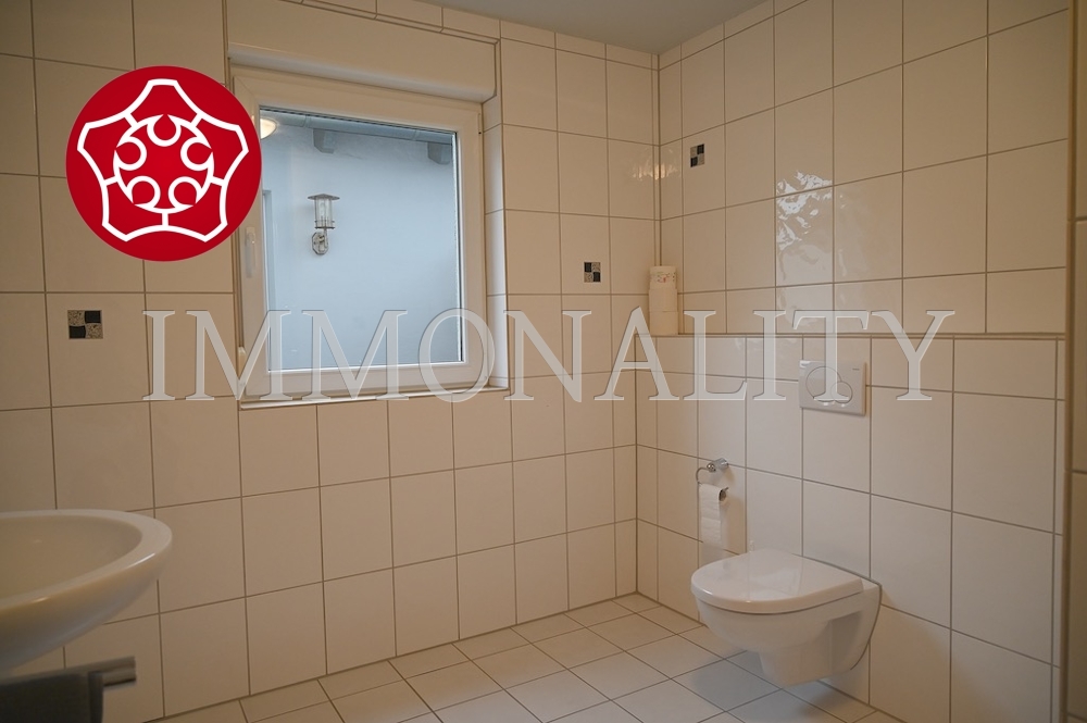 großzügiges Bad im EG