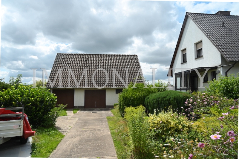 Garage und Hauseingang