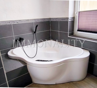 1.OG Eckbadewanne