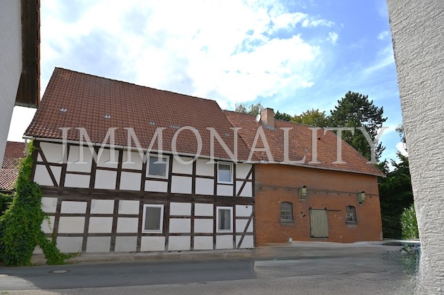 Wohnhaus mit Kuhstall, Straßenseite