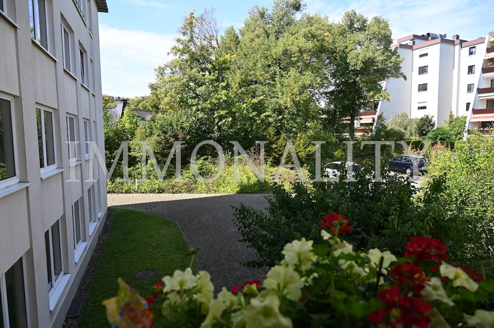 grüner Ausblick Balkon
