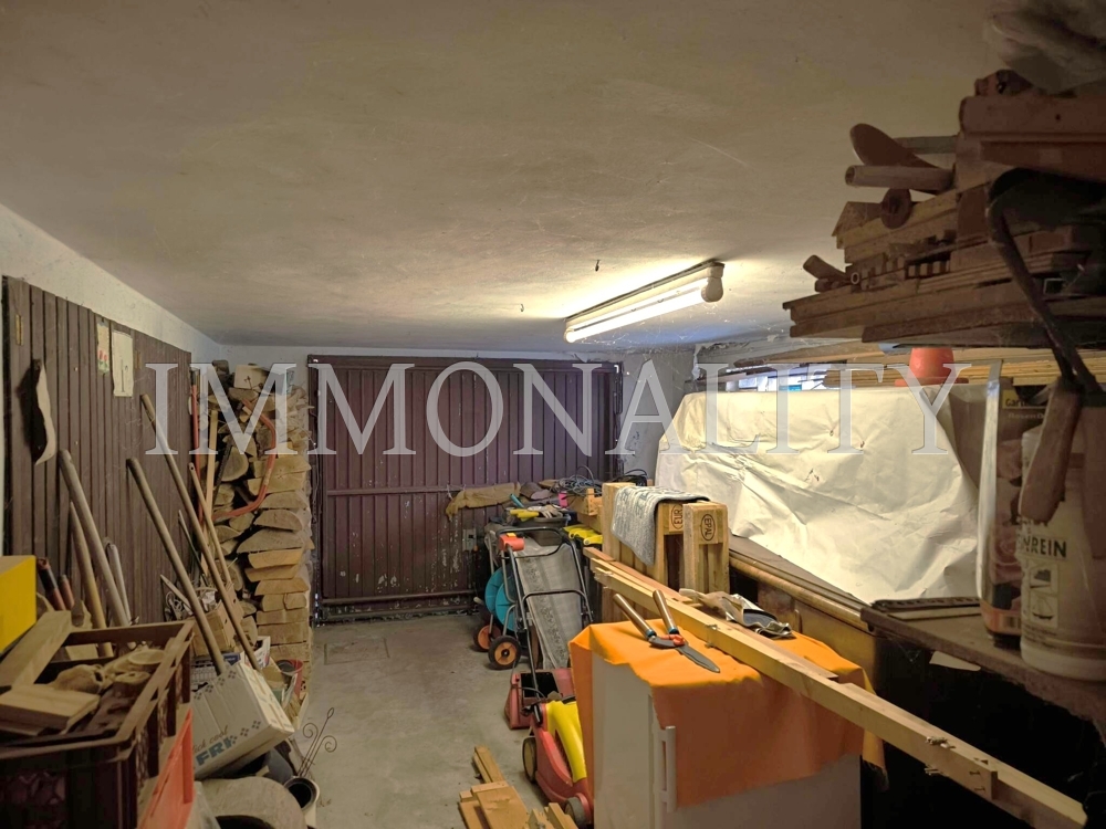 Garage vom Keller begehbar