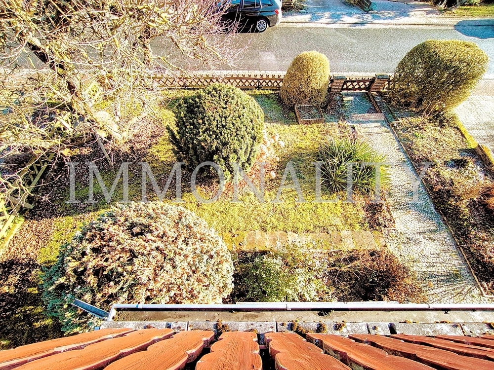 Vorgarten, Blick vom Balkon