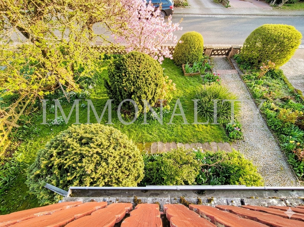 Vorgarten, Blick vom Balkon