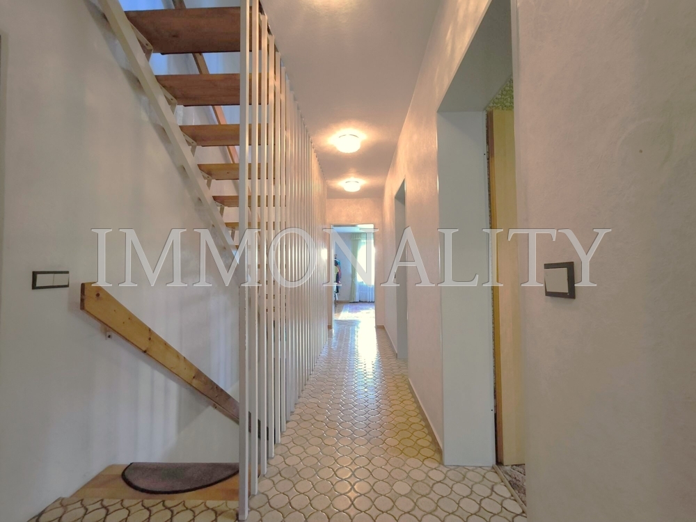 Flur, Treppenhaus EG Neubau