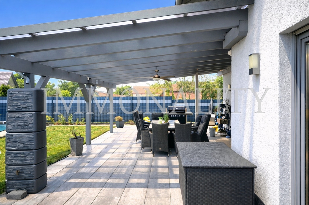 Terrasse mit Bedachung