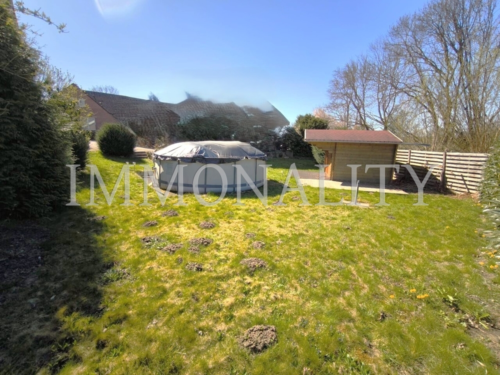 Spielwiese, Nachbarhaus