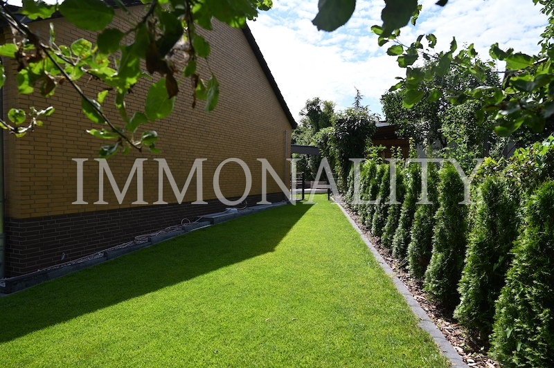 Giebel mit Garten