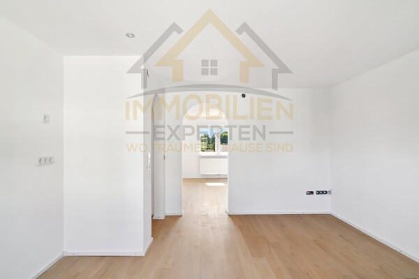 Wohnküche mit Blick ins Wohnzimmer