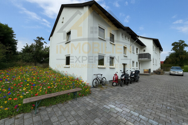 Freiraum um das Gebäude