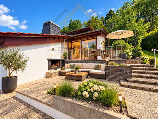 Terrasse neben der Küche 
