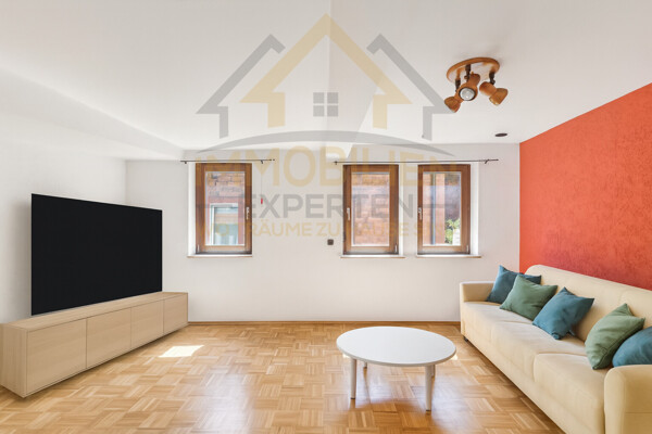 Wohnzimmer Parkettboden im 1.OG