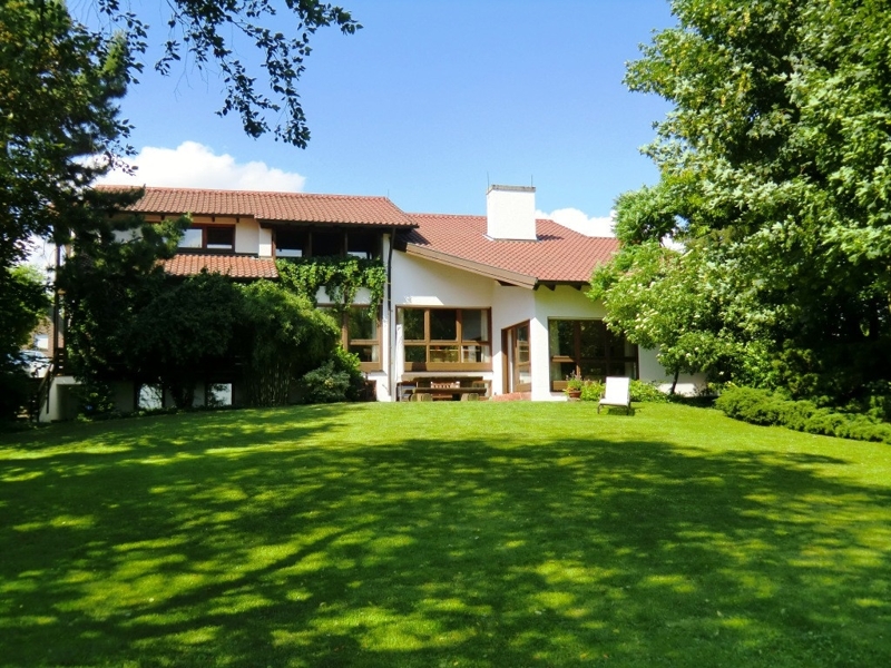 Villa in exklusiver Ortsrandlage - Ingolstadt-Etting