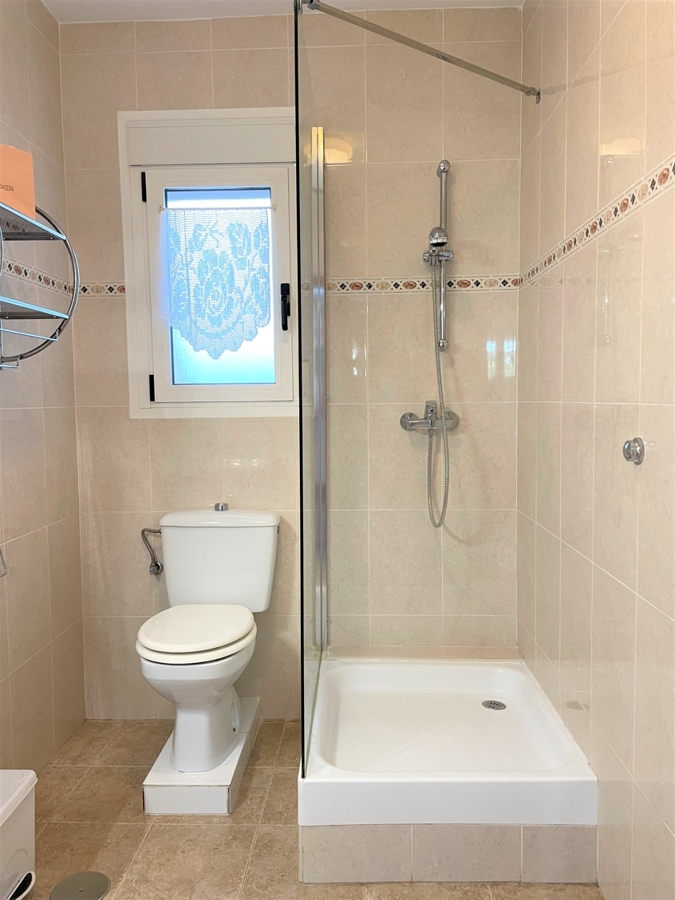 Villa mit 3 Einheiten und Pool – 36
